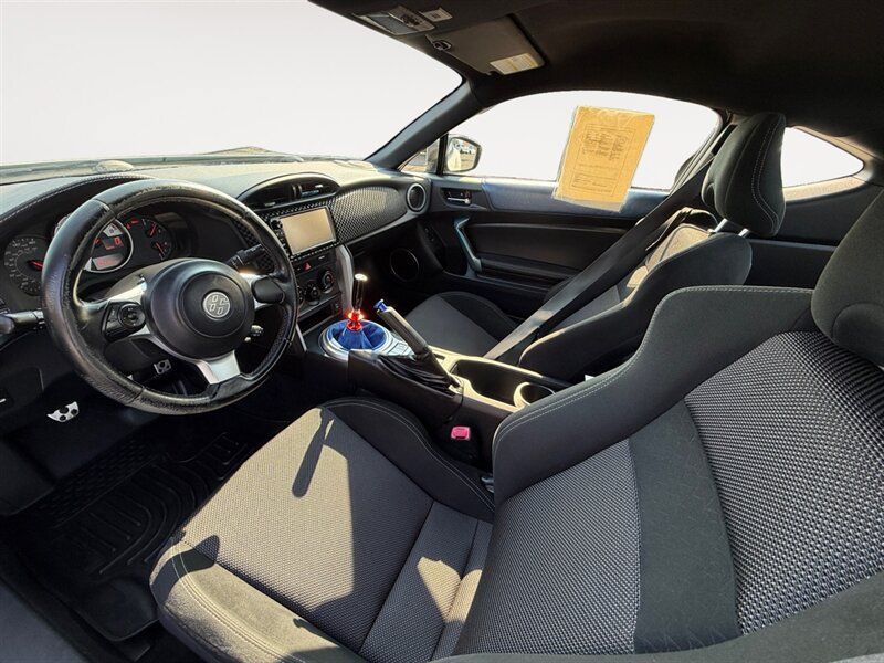 Used 2017 Toyota 86 RWD image 24