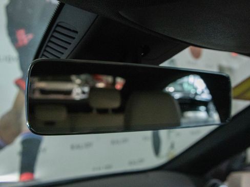 Used 2021 Mercedes-Benz CLA 250 4MATIC w/ Premium Package image 12