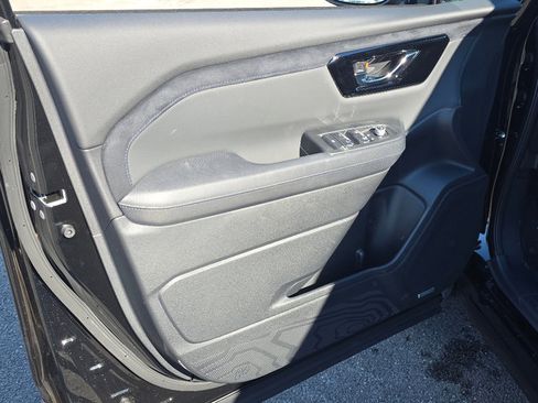 Used 2026 Subaru Forester Limited image 30