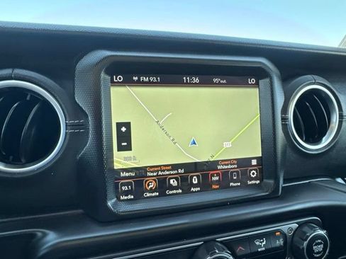 Used 2023 Jeep Wrangler Unlimited Sahara AWD/4WD image 3
