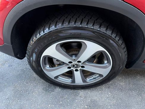 Used 2018 Mercedes-Benz GLC 300 4MATIC image 9