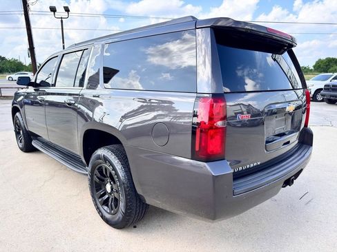 Used 2018 Chevrolet Suburban LT RWD image 9