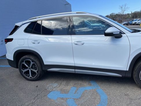 New 2026 Volkswagen Tiguan SE image 10