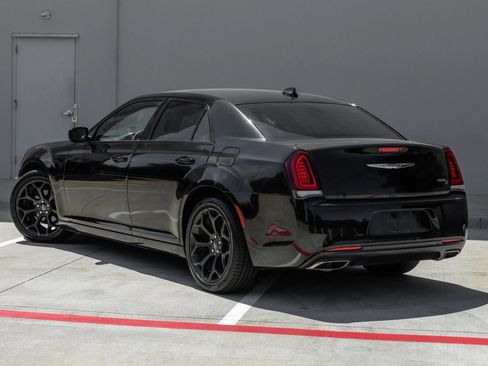 Used 2019 Chrysler 300 S RWD image 15