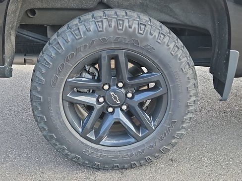 Used 2023 Chevrolet Silverado 1500 LT Trail Boss w/ Protection Package AWD/4WD image 7