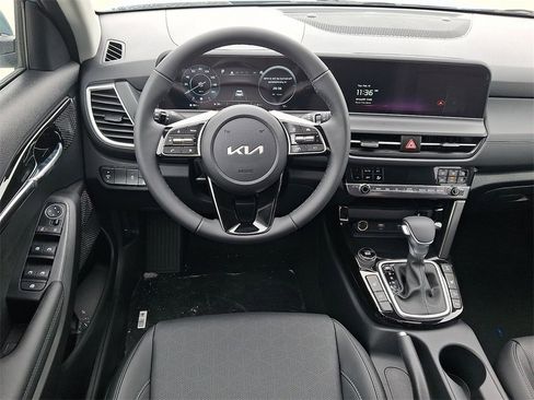New 2026 Kia Seltos EX image 7