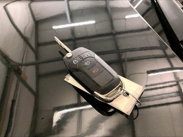 Used 2015 Ford Fusion SE w/ Equipment Group 202A FWD image 10