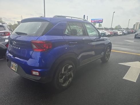 Used 2025 Hyundai Venue SEL FWD image 4