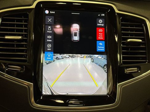 Certified 2023 Volvo XC90 B6 Plus AWD/4WD image 16