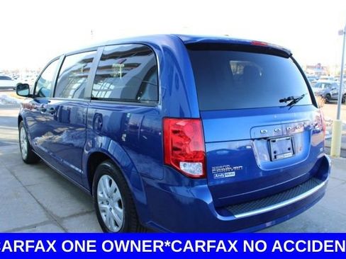 Used 2019 Dodge Grand Caravan SE w/ UConnect Hands-Free Group image 4