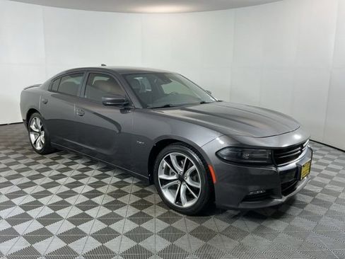Used 2015 Dodge Charger R/T RWD image 3