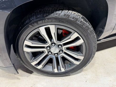 Used 2020 GMC Yukon Denali w/ Denali Ultimate Package image 2