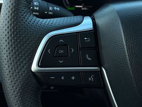 Certified 2026 Toyota Sienna Limited FWD image 24
