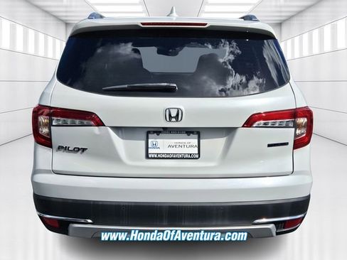 Certified 2022 Honda Pilot Touring image 3
