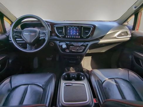 Used 2020 Chrysler Pacifica Limited FWD image 22