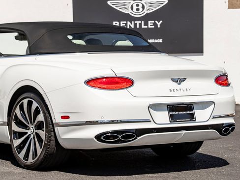 Used 2024 Bentley Continental GT Azure AWD/4WD image 16