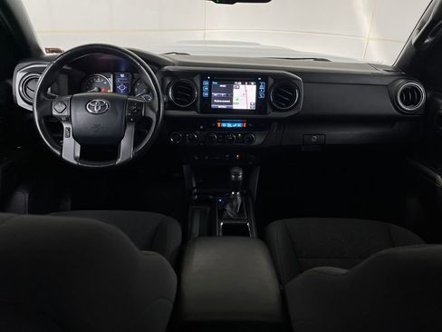 Used 2017 Toyota Tacoma TRD Sport w/ Premium & Technology Package image 31