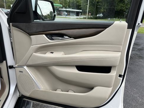Used 2020 Cadillac Escalade Premium Luxury AWD/4WD image 39
