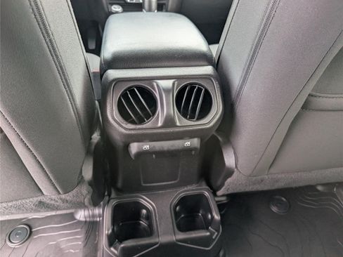 Used 2022 Jeep Wrangler Unlimited Sport AWD/4WD image 18