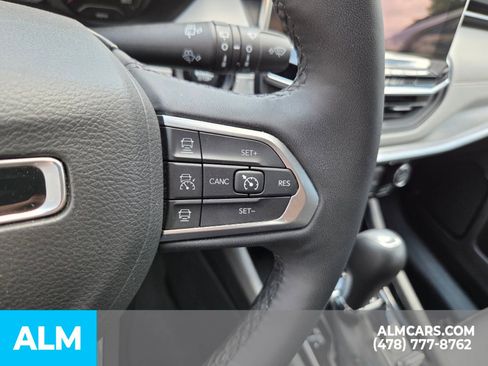 Used 2025 Jeep Compass Limited AWD/4WD image 16