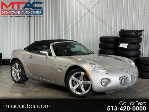 Used 2007 Pontiac Solstice Convertible w/ Premium Package RWD image 1