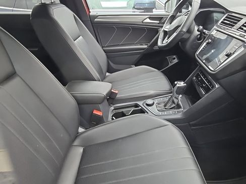 Used 2024 Volkswagen Tiguan SE R-Line image 25