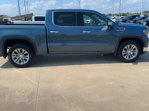 Used 2024 GMC Sierra 1500 SLT AWD/4WD image 9