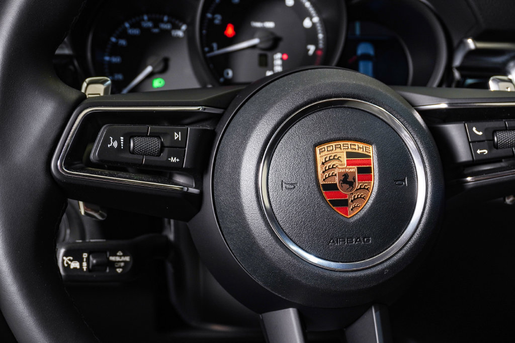 Certified 2026 Porsche Macan AWD/4WD image 20
