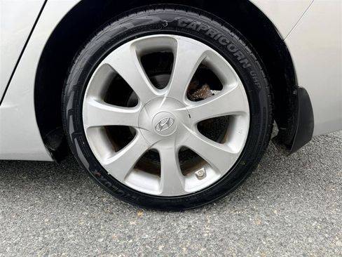 Used 2013 Hyundai Elantra Limited FWD image 9