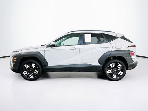 Used 2025 Hyundai Kona SEL AWD/4WD image 4