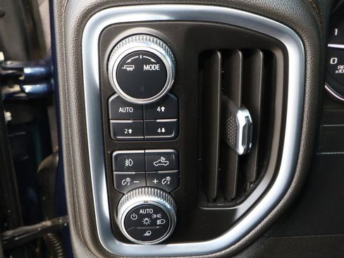 Used 2022 GMC Sierra 2500 AT4 image 24