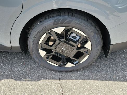New 2026 Kia Carnival EX FWD image 38