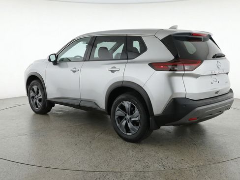 Used 2025 Nissan Rogue SV FWD image 6