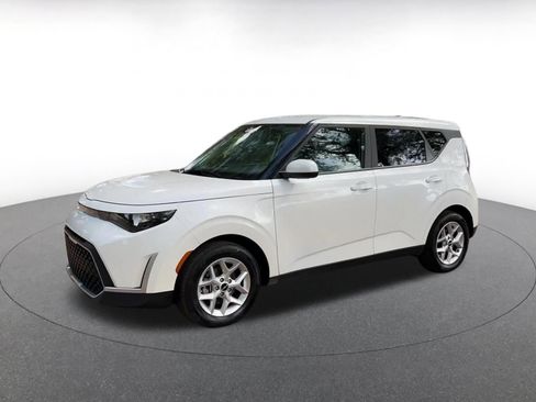 Used 2025 Kia Soul LX w/ LX Technology Package image 8