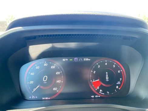 Used 2019 Volvo XC40 T5 Momentum AWD/4WD image 24
