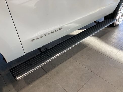 Used 2023 Ford Expedition Platinum image 10