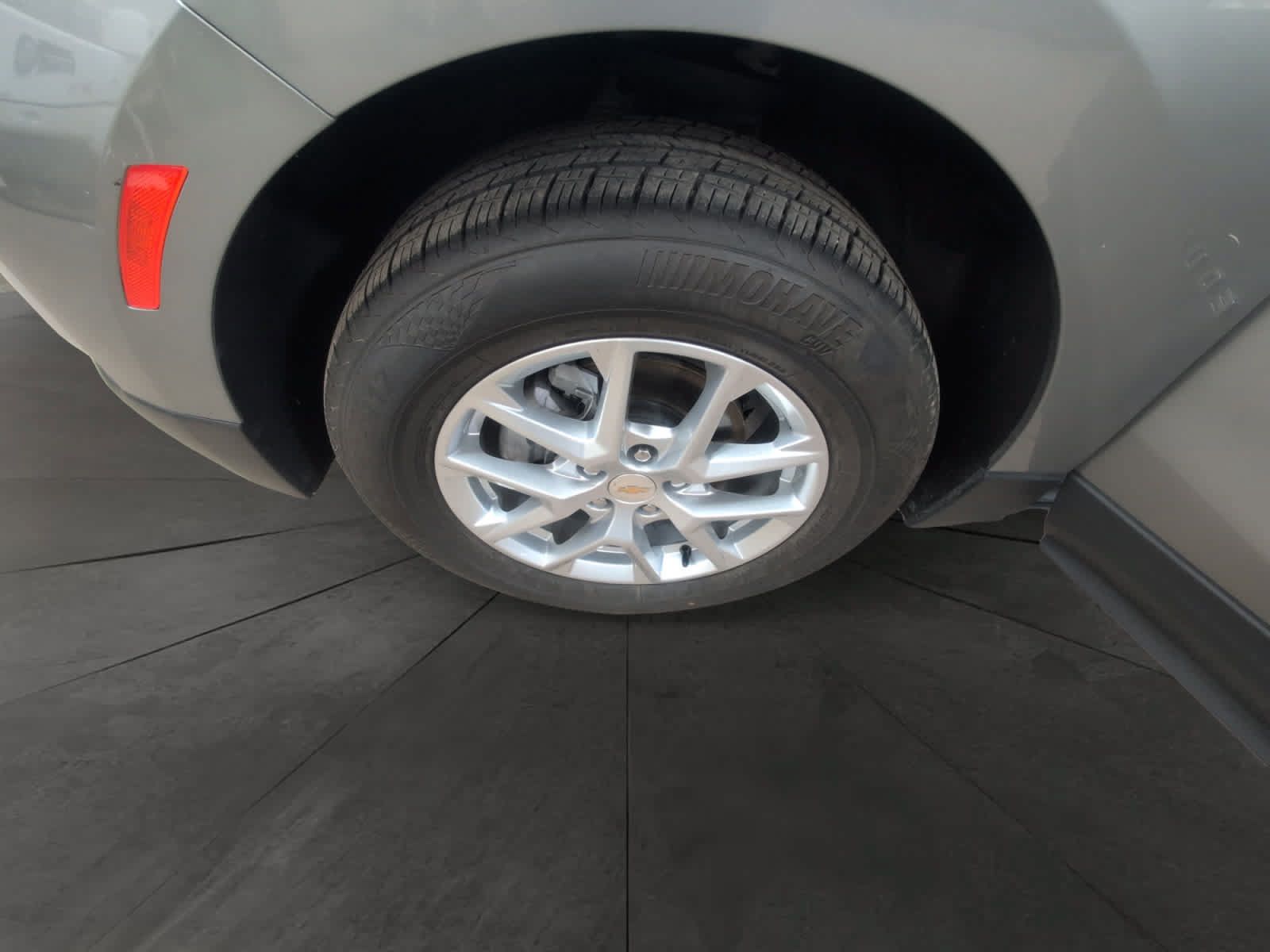 Used 2024 Chevrolet Equinox LT AWD/4WD image 14