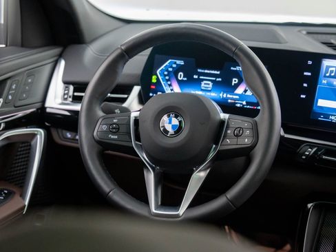 Certified 2025 BMW X2 xDrive28i image 10