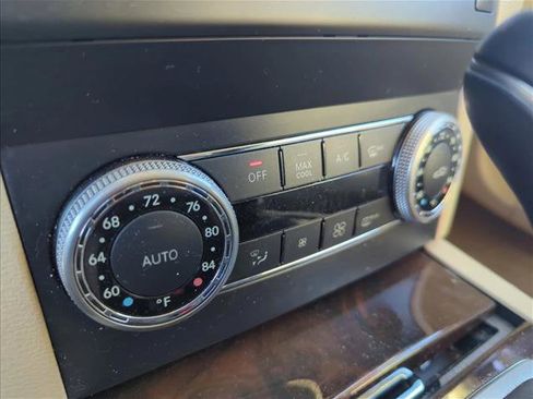 Used 2010 Mercedes-Benz GLK 350 4MATIC image 19