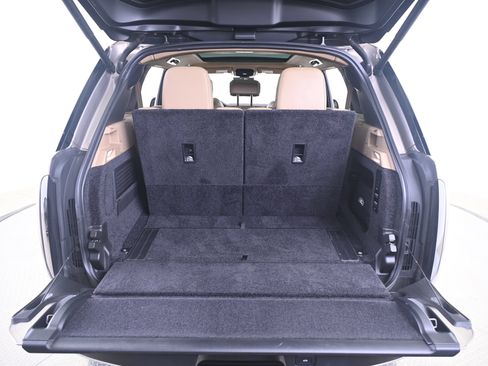 Used 2023 Land Rover Range Rover Long Wheelbase Autobiography AWD/4WD image 15