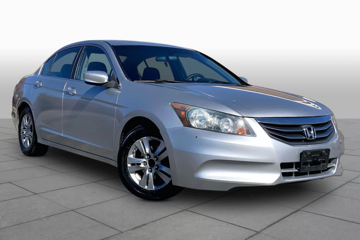 Used 2011 Honda Accord LX-P image 2