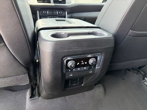 Used 2023 Chevrolet Suburban Premier AWD/4WD image 27