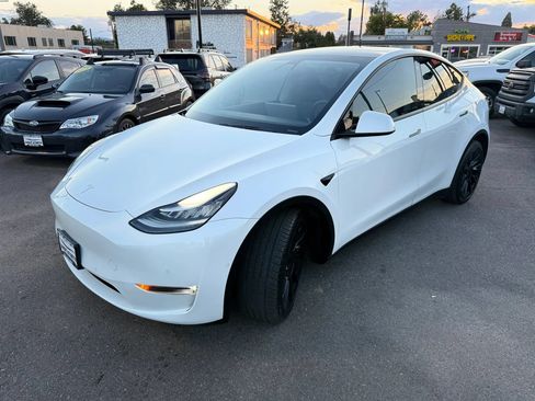 Used 2021 Tesla Model Y Long Range AWD/4WD image 5