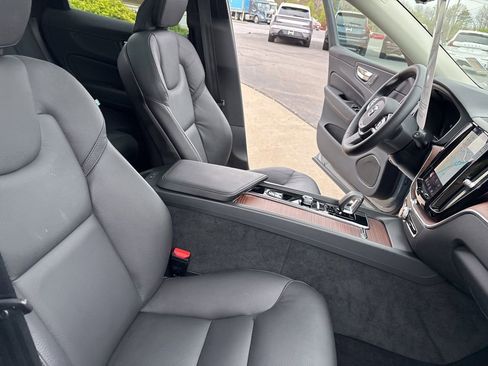 Certified 2023 Volvo XC60 B5 Plus w/ Climate Package AWD/4WD image 39