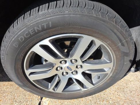 Used 2024 Ford Expedition Limited RWD image 11