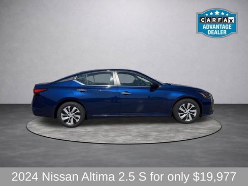 Used 2024 Nissan Altima 2.5 S FWD image 2
