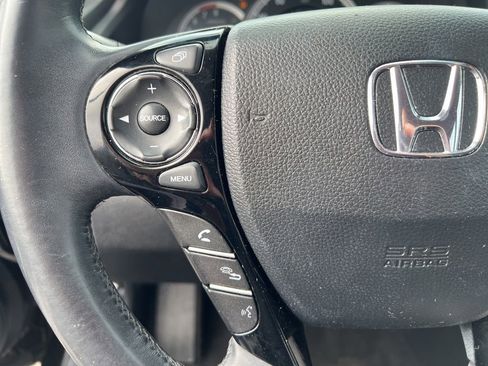 Used 2017 Honda Accord Touring image 11