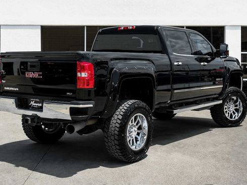 Used 2019 GMC Sierra 2500 SLT w/ Duramax Plus Package AWD/4WD image 8