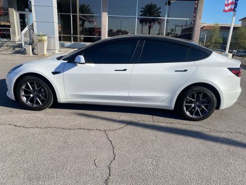 Used 2023 Tesla Model 3 Standard Range image 9