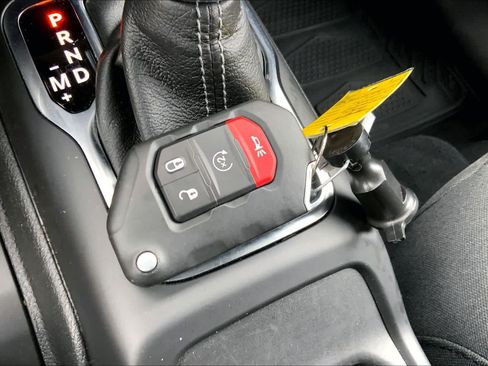 Used 2024 Jeep Wrangler Unlimited Sahara AWD/4WD image 14